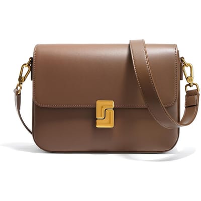 De Kleine Vierkante Tas met Klapdeksel Is Een Eenvoudige en Veelzijdige Leren Enkelvoudige Schouder Crossbody Tas voor het Woon-werkverkeer in de Lente en Zomer koffie