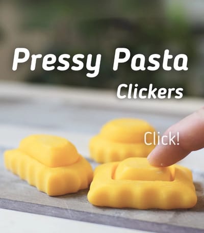 Halve Manen Pasta Clicker 3D Print - Vera's Arts & Dice - Mezzelune Pressy Pasta Clicker - Speelgoed - Clickers - Fidget Toy - Fidget Clickers - Verzamelobject - Pasta Figuur - Voedsel - Geel