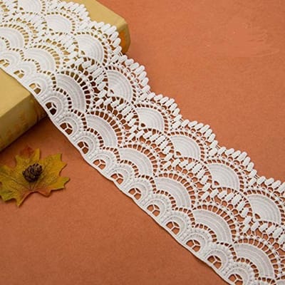 Dailygoods- Haaklint 2,74 m - Katoenen Lint - Decoratie Lint - Vintage Stijl - Bloemenpatroon - 12 cm Breedte - Inclusief Geschenkdoos - Decoratielint