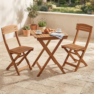 Cheqo® Bistroset - Tuinset Inklapbaar - 3-Delig - Tuintafel en Klapstoelen - Balkonset - Acacia Hout - voor Tuin Balkon en Terras - Bistrostoel - Tuinstoelen - Klaptafel - Opvouwbaar - Compact Weerbestendig Tuinmeubel - 2 Personen