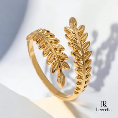 Leerella Verstelbare Ring met Elegant Bladmotief – Tijdloze Damesring in Goudkleurig