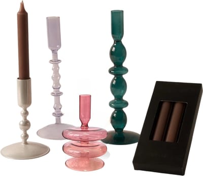 WINQ - Kleurige Kandelaren in diverse Tinten - Inclusief gratis doosje dinerkaarsen (4stuks) -Kandelaren glas - Set bestaande uit 4 stuks – Decoratie woonkamer - Dinerkaarsen