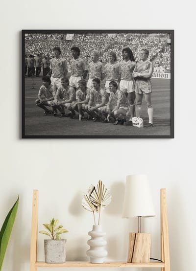 Poster In Zwarte Lijst - Elftalfoto EK '88 - Koeman, Gullit & Van Basten - Voetbal - Large 50x70