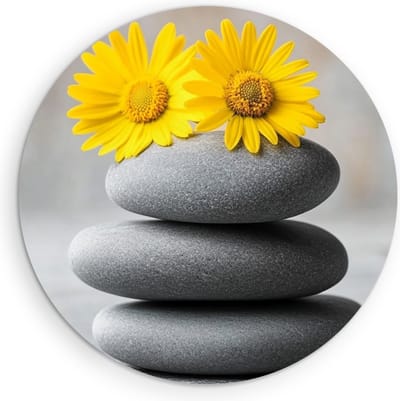 Saammp Muurcirkel Hout - Gele bloemen op stenen - Natuur - Landschap - Ø 90 - Wandcirkel - Wanddecoratie Cirkel - Muurdecoratie Woonkamer - Slaapkamer decoratie - Rond Schilderij
