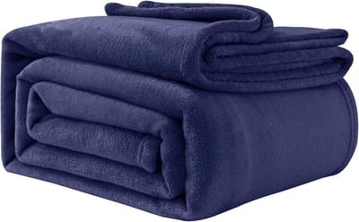 Famanu – Fluffy fleece deken van 150 x 200 cm, zachte en warme plaid voor volwassenen, machinewasbaar en ideaal voor wintergebruik
