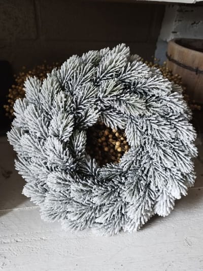 Krans Nobilis besneeuwd H7D28cm