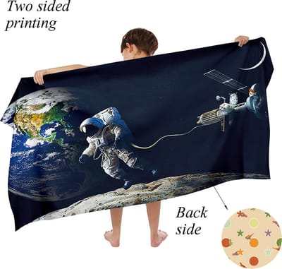 Ulticool Microvezel Kinder Handdoek 70x140 cm - Astronaut Raket Heelal Zonnestelsel Dinosaurus - Reizen Travel Accessoires Reis Gadgets Strandlaken Badlaken Badhanddoek Zwemhanddoek Reishanddoek Microfiber Dino Tiener Jongen Puber