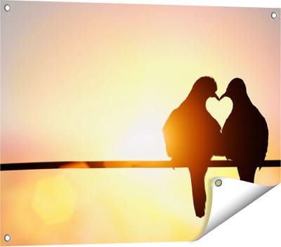 Gards Tuinposter Twee Silhouet Vogels in een Hart Vorm - 80x60 cm - Tuindoek - Tuindecoratie - Wanddecoratie buiten - Tuinschilderij
