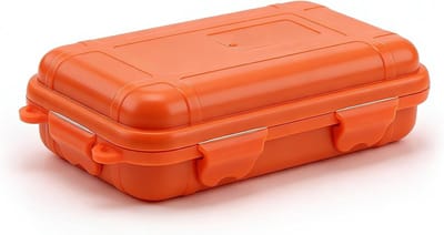 Schokbestendige en waterdichte opbergdoos met U-vormige sluitingen en schuimopslag voor outdoor avonturen en reizen
