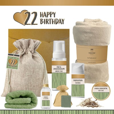 Geschenkset “22 Happy Birthday” - 8 producten - 1140 gram - Triomf Cosmetica | Luxe wellness Cadeaubox voor haar Giftset Verjaardag Tweeëntwintig jaar Cadeau Pakket Gefeliciteerd Verjaardagscadeau Vrouw Twenty-two Years Hartje Goud Groen Beige