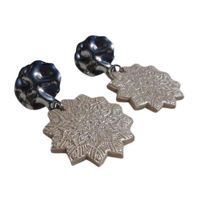 2 Love it Mandala Sahara - Oorbellen - Polymeerklei - Stainless steel - 5 x 3 cm - Lichtgewicht - Beige - Bruin - Zand