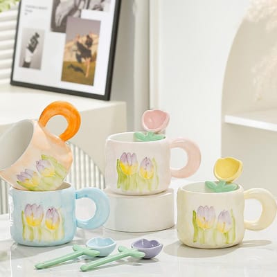 Tulp Bloem met Lepel Mok Student Grote Capaciteit Kopje Klein Cadeau Kantoor Kopje Hoge Temperatuurbestendigheid Keramisch Kopje 450ML beige