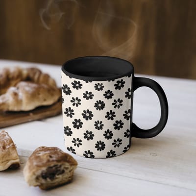 Magische Mok - Foto op Warmte Mokken - Koffiemok - Grafisch - Madeliefjes - Zwart - Beige - Magic Mok - Beker - 350 ML - Theemok