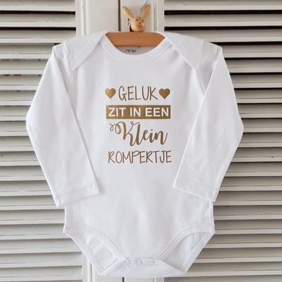 Baby Rompertje met tekst Rompertje Geluk zit in een klein rompertje |lange mouw | wit goud | maat 50/56 cadeautje zwangerschaps aankondiging jongen meisje unisex