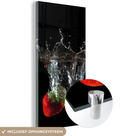 MuchoWow® Glasschilderij 60x120 cm - Schilderij acrylglas - Aardbeien - Fruit - Water - Zwart - Rood - Foto op glas - Schilderijen