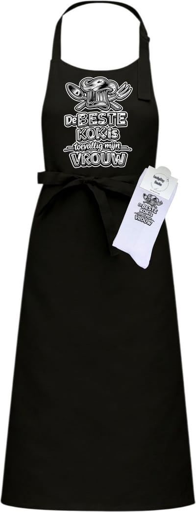 Keukenschort en sokken met tekst - Giftset - De beste kok is toevallig mijn vrouw - Moederdag - Vaderdag - Zwart - Verstelbaar - Cadeau idee - Verjaardag - Cadeau dames en heren - Liefste Opa en Oma cadeau - Kerst cadeau - Grappig cadeau - Onesize