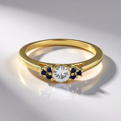 Cavill - 9K Geelgouden Ring met Witte Saffier 0,214 ct en Blauwe Saffier 0,047 ct - Elegante Tijdloze Ring Madagaskar - Luxe Dames Sieraad