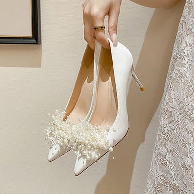 Desinger Witte Parel Satijn Bruidsschoenen Dames Pumps Stiletto Hoge Hakken Puntige Neus Sexy Vrouw Feest Prom Jurk Bruidsschoenen 35 wit
