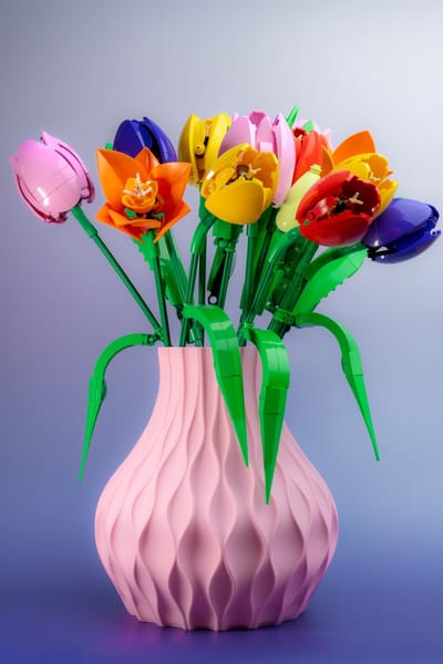 Botanical Bloemen Vaas Future - Met geïntegreerde houder voor 17 stelen - Roze - Maerc Design