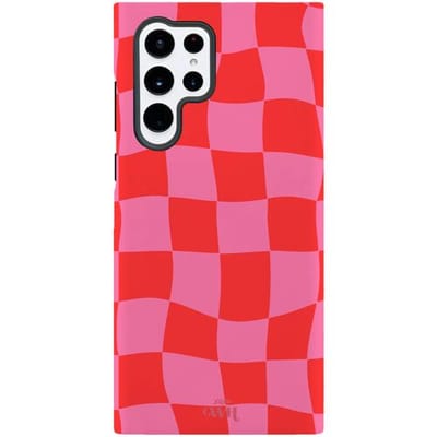xoxo Wildhearts Drunk In Love - Hoesje geschikt voor Samsung Galaxy S22 Ultra - Siliconen hoesje met dubbele beschermlaag - Luxe case - Stevige backcover - Golvend blokjes patroon - Golven print - Roze / Rood