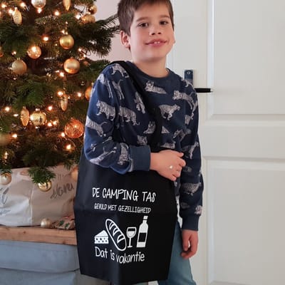 Tas tekst De camping Tas deluxe gevuld met gezelligheid | cadeau voor papa opa vaderdag mama oma moederdag verjaardag vrouw man met grappige tekst bedrukt cadeau opa mama papa opa oma vrouwen dames mannen heren anders dan tekstbord