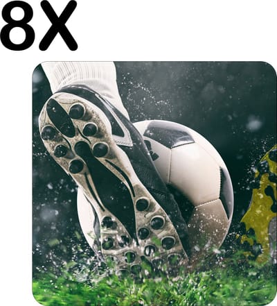 Luxe Placemat - Voetballers in Actie in de Regen - Set van 8 Placemats - 50x50 cm - 2 mm dik Vinyl - Anti Slip - Afneembaar