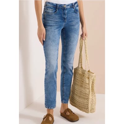 Jeans met High Waist en smalle pijpen in Slim Fit