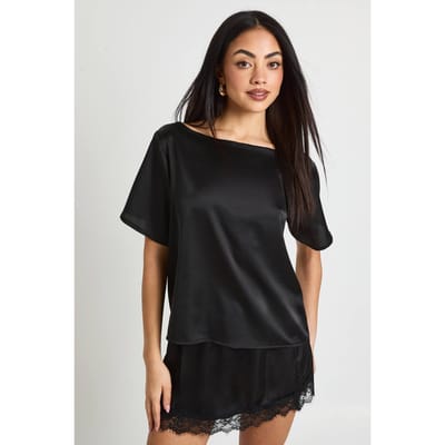 boohoo Dames Satijnen Oversized T-shirt En Kanten Mini Rok Co-ord | Black | Maat: 6