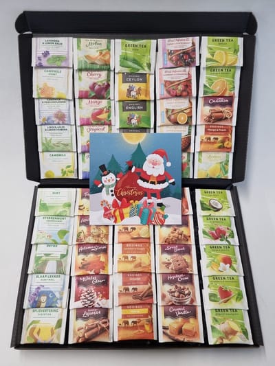 Mystery Cards thee cadeau pakket - 50 verschillende theesmaken | Mystery Card 'Merry Christmas' met persoonlijke (video)boodschap | Theepakket | Kadopakket | Brievenbuspakket