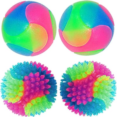 4 piezas Oplichtende hondenballen Knipperende elastische bal Glow in the Dark Interactief huisdierenspeelgoed voor puppy, katten, honden (2 sfere lisce + 2 sfere pugnalate)
