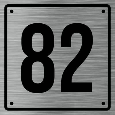 Huisnummerbord 82 - Incl. Schroeven en Pluggen – Acrylaat - 10 x 10 cm - RVS met Zwart