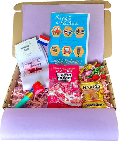 Cadeau box – Auto Rijbewijs – Geslaagd - Gefeliciteerd - Verrassing Pakket – Gift box – Grappig - Cadeau voor geslaagde rijbewijs – Kado – Sokken – Geschenkdoos – LuckyDay Socks – Maat 37-44