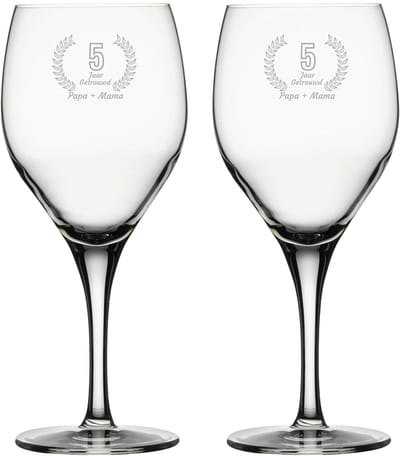 Gegraveerde set rode wijnglazen 42,5cl Papa + Mama 5 jaar getrouwd