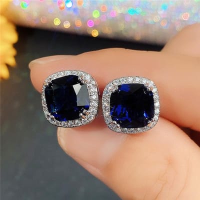 Huitan Briljante Zirkonia Oorknopjes voor Vrouwen Elegante Blauwe CZ Ooraccessoires Verloving Bruiloft Feest Mode Sieraden black