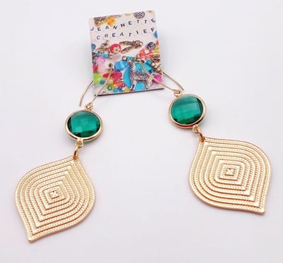 Jeannette-Creatief® - Brass - Groen Blad - Crystal Glass - Groen Glas - Oorhangers - Oorbellen - Oorbellen Dames - Groene oorbellen - Gouden oorbellen - Oorhaakjes - Facet - Cadeau - Feest - Sieraden