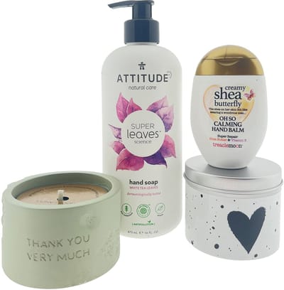 Attitude Cadeauset Bedankt - Attitude Super Leaves Handzeep Witte Thee - Treaclemoon Handcreme Shea Butter - Kaars thank you for all you do - Snoepblikje Hart