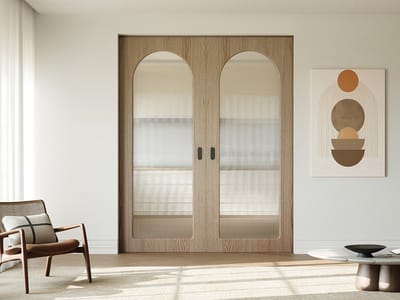 Vente-unique Dubbele schuifdeur met inbouwsysteem in hout en MDF - lichte natuurlijke boog en gehard geribbeld glas - 2 x H205 x B93 cm - ODEZA