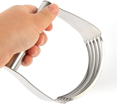 Deeg Blender Mixer - Deegsnijder Gebak - Bakken Ingrediënten Mengen - Vijf Sterke Snijbladen - 11.3 cm Hoogte - Zilverkleurig