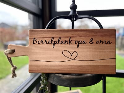 Creaties van Hier - Serveerplank - Borrelplank Opa en Oma - Eikenhout - 49 cm