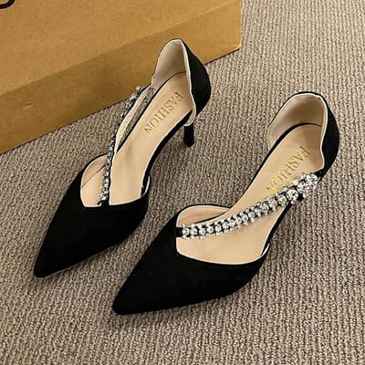 Sexy Dames Merk Hoge Hakken Schoenen Designer Kristal Sandalen Zomer Nieuwe Mode Feestjurk Stiletto's Puntige Neus Dames Pumps 35 beige