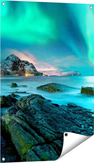 Gards Tuinposter Noorderlicht boven het Water bij Rotsen - 60x90 cm - Tuindoek - Tuindecoratie - Wanddecoratie buiten - Tuinschilderij