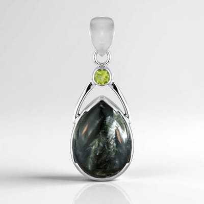 Cavill - Zilveren Hanger met Serafiniet 14,35ct en Peridoot - 925 Sterling Zilver Gerhodineerd - Peervorm Cabochon - Bijzondere Edelsteen Sieraden