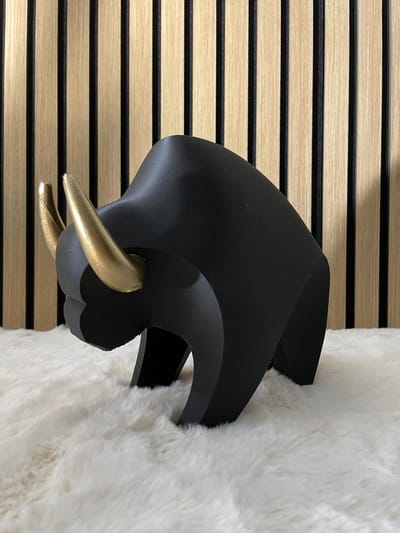 Sculptuur Decoratie Zwart Goud Hoorns Minimalistische Geometrische Decoratie Stier Hedendaagse Kunst Macht Symbool Kantoor Bureau Standbeeld |