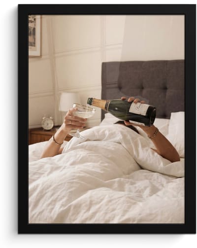Poster in lijst - Fotolijst 30x40 cm - Posters - Champagne - Bed - Bubbels - Posterlijst zwart - Decoratie - Wanddecoratie woonkamer - Muurdecoratie slaapkamer