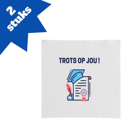 Akyol - trots op jou! brillendoekjes - Felicitatie - iemand die is geslaagd - gefeliciteerd - examen - school - diploma gehaald - cadeau - kado - geschenk - 17,8 bij 17,8 cm - 2 stuks