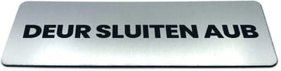 Deurbordje met Tekst deur sluiten aub - Formaat 150 mm x 50 mm x 1,6 mm - Incl. plakstrip | Geborstelde RVS-look toplaag | Gratis Verzending | Decoporta