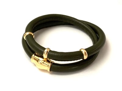 NIEUW! Jolla - dames wikkelarmband - zilver - goudkleurig - leer - magneetsluiting - bedels - Basic Gold - Donker Groen