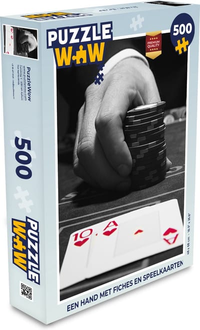 Puzzel Een hand met fiches en speelkaarten - Legpuzzel - Puzzel 500 stukjes