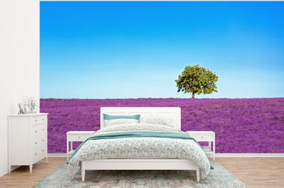 Behang - Fotobehang Boom - Paars - Lucht - Lavendel - Breedte 320 cm x hoogte 240 cm
