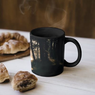 Magische Mok - Foto op Warmte Mokken - Koffiemok - Hert - Bosbeek - Mystiek - Magic Mok - Beker - 350 ML - Theemok